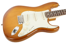 Load image into Gallery viewer, 2025 Fender American Performer Stratocaster Honey Burst
